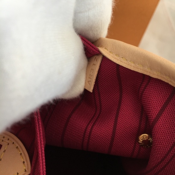 Sale Louis Vuitton Ltd. Ed. 2018 Patches Neverfull MM - Picture 7 of 8